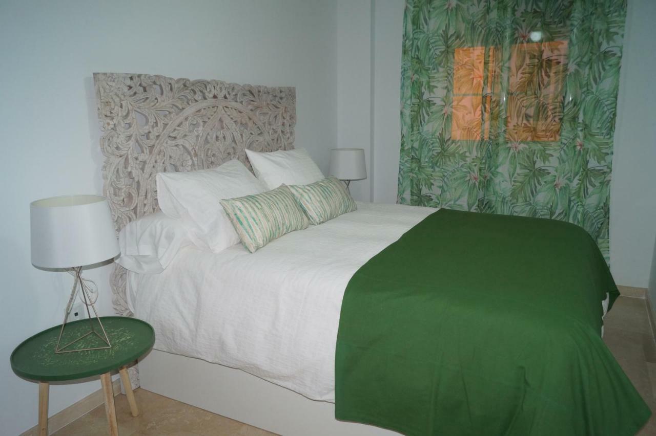 Apartamento Plaza Alfonso XII Málaga Kültér fotó