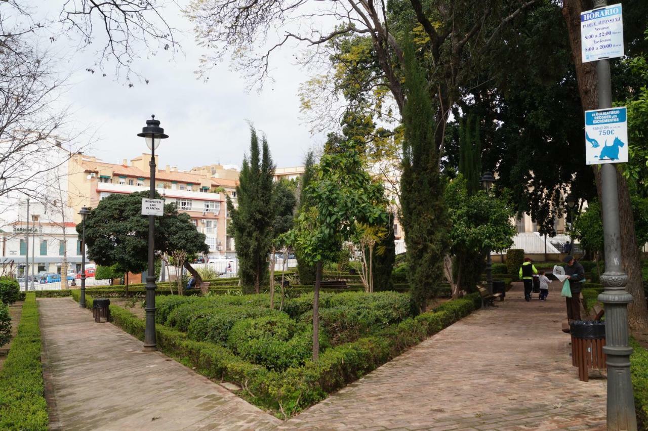 Apartamento Plaza Alfonso XII Málaga Kültér fotó