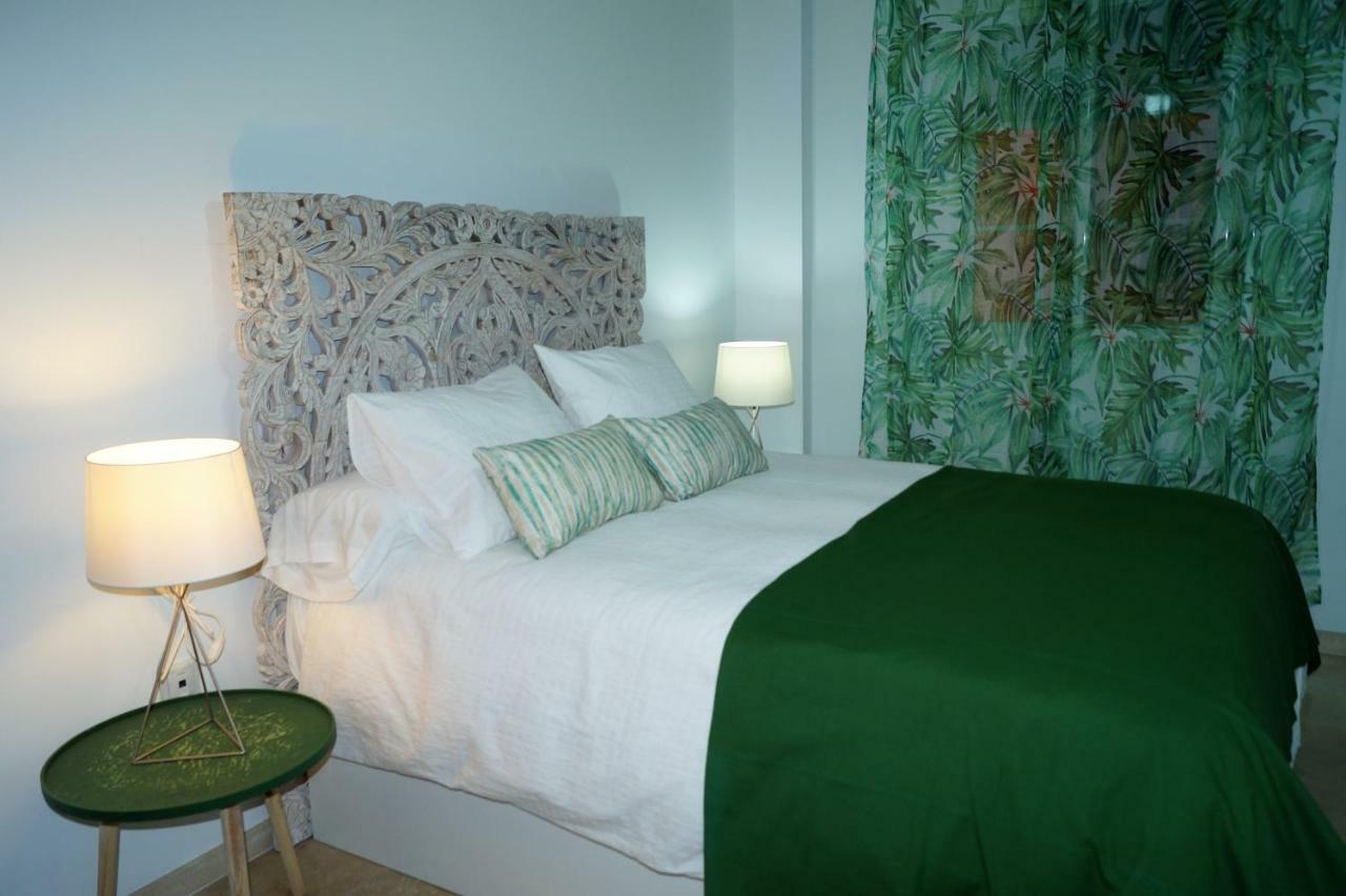 Apartamento Plaza Alfonso XII Málaga Kültér fotó