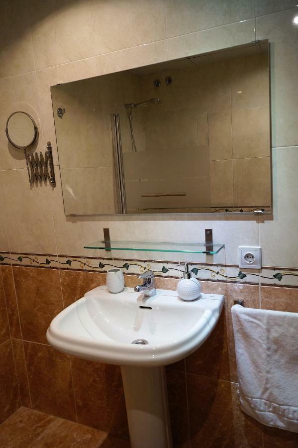 Apartamento Plaza Alfonso XII Málaga Kültér fotó